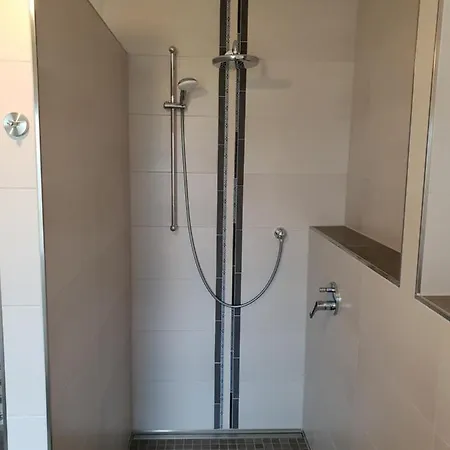 Messe Cgn-dus Studio-wohnung Fuer 2-4; Zumietung Bis 8 Personen Moeglich Apartment *