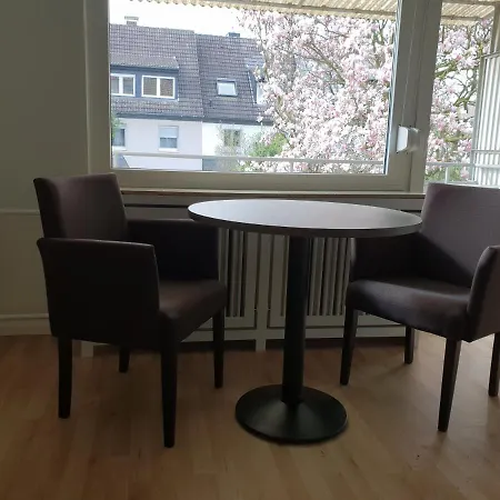 Messe Cgn-dus Studio-wohnung Fuer 2-4; Zumietung Bis 8 Personen Moeglich