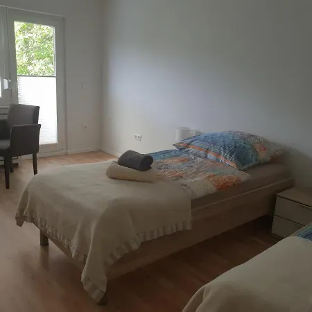 Messe Cgn-dus Studio-wohnung Fuer 2-4; Zumietung Bis 8 Personen Moeglich