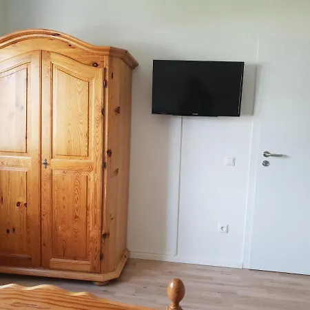 Messe Cgn-dus Studio-wohnung Fuer 2-4; Zumietung Bis 8 Personen Moeglich