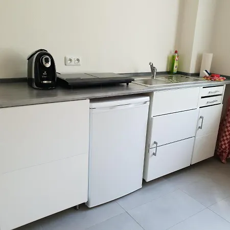 Apartment Messe Cgn-dus Studio-wohnung Fuer 2-4; Zumietung Bis 8 Personen Moeglich Baumberg