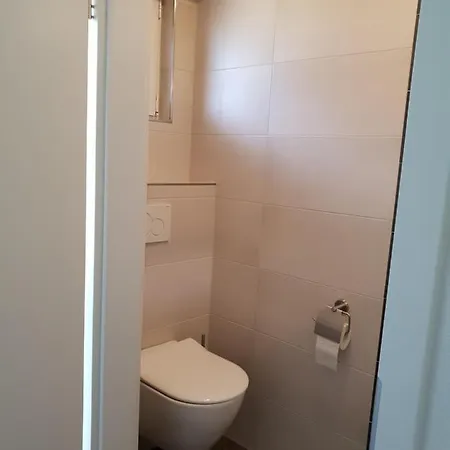 Messe Cgn-dus Studio-wohnung Fuer 2-4; Zumietung Bis 8 Personen Moeglich Apartman Baumberg