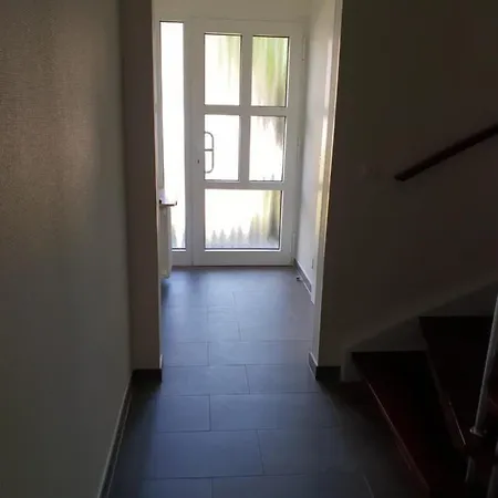 Messe Cgn-dus Studio-wohnung Fuer 2-4; Zumietung Bis 8 Personen Moeglich