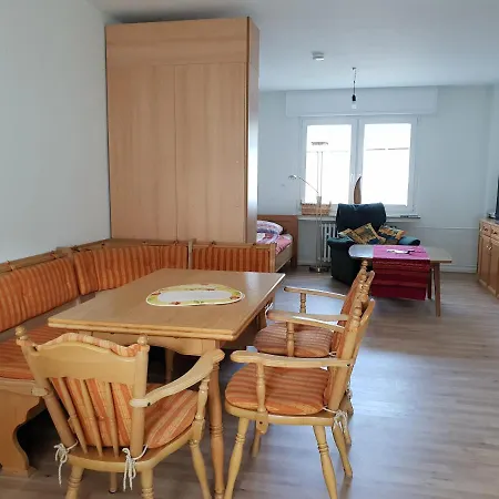 Apartment Messe Cgn-dus Studio-wohnung Fuer 2-4; Zumietung Bis 8 Personen Moeglich *
