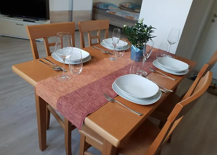 Messe Cgn-dus Studio-wohnung Fuer 2-4; Zumietung Bis 8 Personen Moeglich *